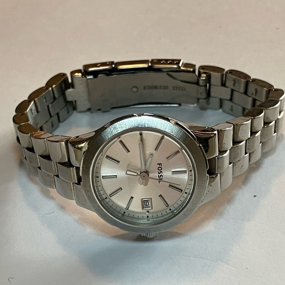 Vintage Fossil Stainless Silver Men's Watch - Picture 1 of 4
